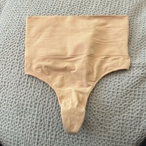 SKIMS Core Control Thong size L/XL Clay